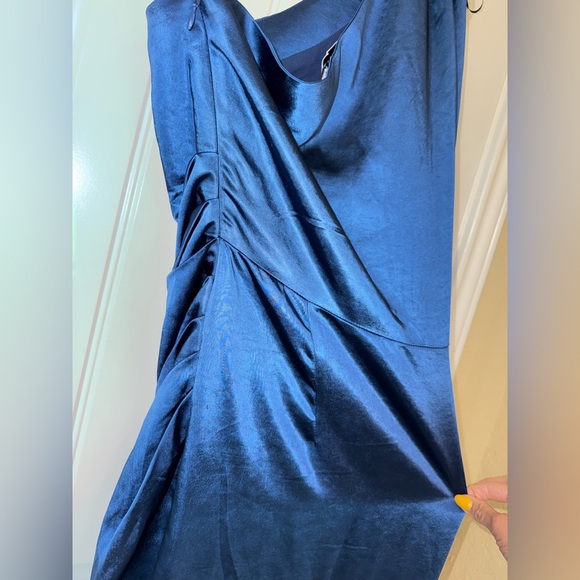 New Elliatt Dress - Picture 8 of 9